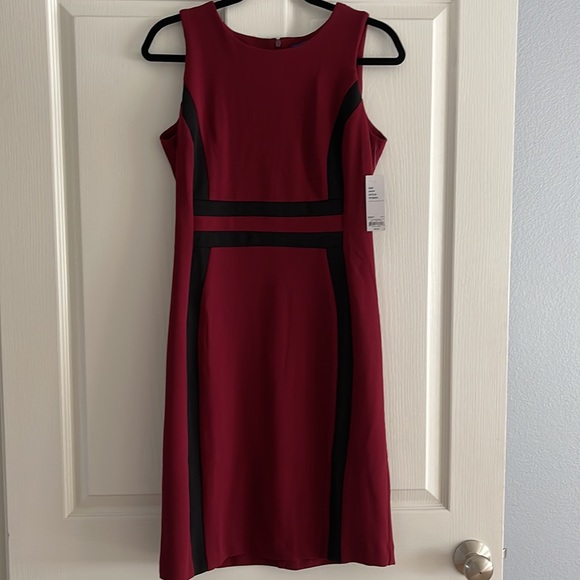 🎉 2X HOST PICK 🎉 Wine color Colorblock sheath sleeveless stretch dress - NWT - Picture 2 of 12